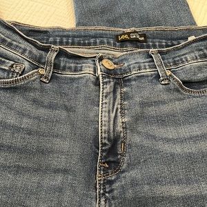 Sale!🎄🎁Lee Slim Straight jeans